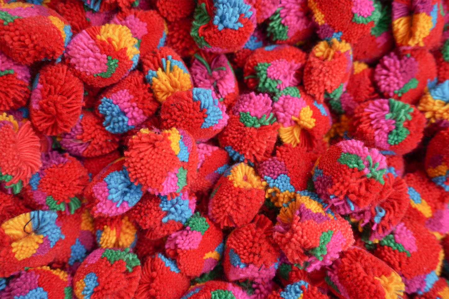 Set of 100 pieces Cotton Pom Poms 1 inch