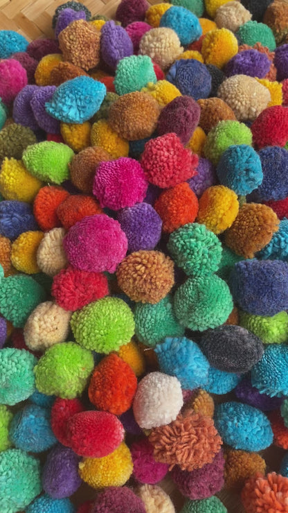 Set of 100 pieces Cotton Pom Poms 1 inch